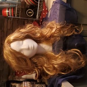 NWOT Amazon curly wig